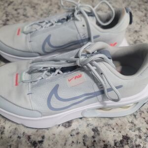 Nike Light Gray Sneakers